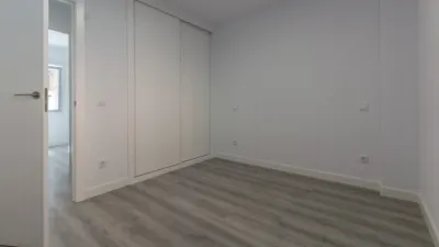 Piso en alquiler en Calle del Río Tiétar, Nueva Alcalá (Distrito Reyes Católicos. Alcalá de Henares) de 950 €<span>/mes</span>