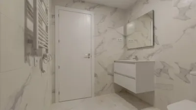Piso en alquiler en Calle del Río Tiétar, Nueva Alcalá (Distrito Reyes Católicos. Alcalá de Henares) de 950 €<span>/mes</span>