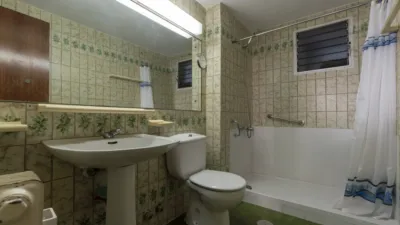 Apartment on Calle de Beatriz Galindo photo 13