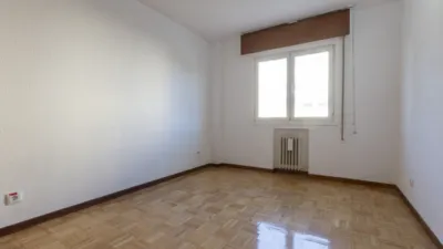 Apartment on Calle de Beatriz Galindo photo 14