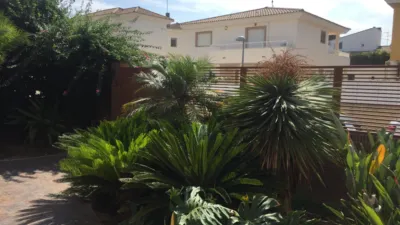 Chalet en alquiler en La Canyada - La Cañada, La Canyada - La Cañada (Paterna) de 3.500 €<span>/mes</span>