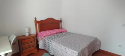 Piso en alquiler en Calle Madre Teresa de Calcuta, Palomarejos (Distrito Zona Nueva. Toledo Capital) de 1.100 €<span>/mes</span>