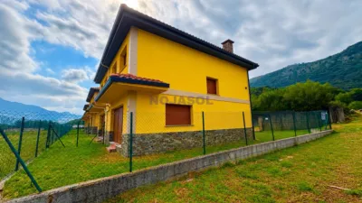 Semi-detached chalet on Ruesga Street photo 6