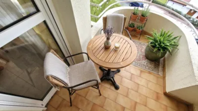 Apartment on Calle de la Brava photo 2