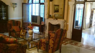 House in the Centre photo 2