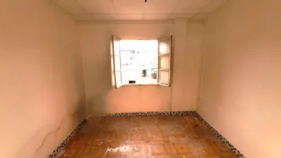 Piso en venta en Calle Salud, San Antonio Abad-Ciudad Jardín (Distrito Núcleo Urbano. Cartagena) de 50.000 €