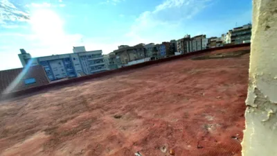 Piso en venta en Calle Salud, San Antonio Abad-Ciudad Jardín (Distrito Núcleo Urbano. Cartagena) de 50.000 €