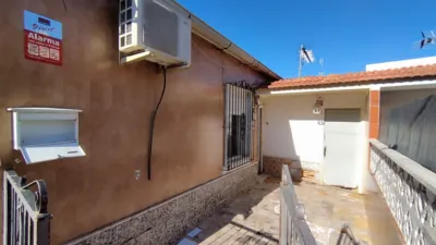Casa en venta en Calle del Bidasoa, Los Dolores-Los Gabatos-Hispanoamérica (Distrito Núcleo Urbano. Cartagena) de 65.000 €