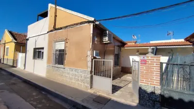 Casa en venta en Calle del Bidasoa, Los Dolores-Los Gabatos-Hispanoamérica (Distrito Núcleo Urbano. Cartagena) de 65.000 €