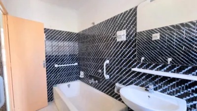 Piso en venta en Calle de los Postigos, 4, Barrio Peral-San Félix (Distrito Núcleo Urbano. Cartagena) de 128.000 €