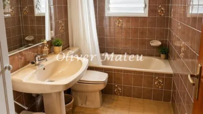 Apartment on Carrer de les Mestres d'Aixa photo 9