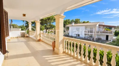 Apartment on Carrer de Joan Coromines photo 2