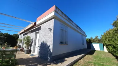 Chalet en venta en Carmona, Carmona de 250.000 €