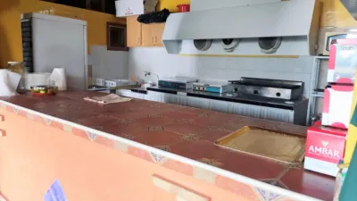 Local comercial en venta en Calle de la Huerta, 64 - Más