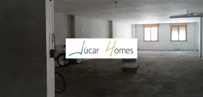 Local comercial en venta en Calle Mayor - Más