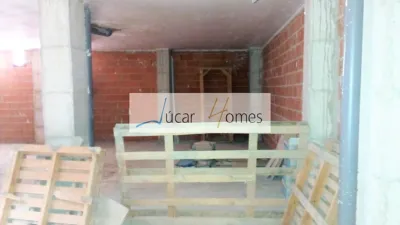 Local comercial en venta en Calle de la Virgen de la Gracia, número 2 - Más
