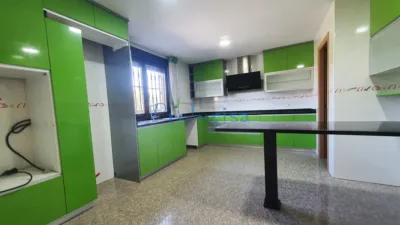 Chalet en venta en Calle de la Osa Mayor, Moraleja de Enmedio de 490.000 €