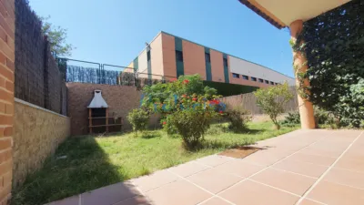 Chalet en venta en Calle de la Osa Mayor, Moraleja de Enmedio de 490.000 €