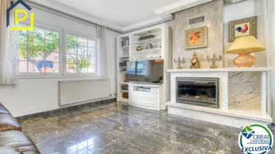 Detached house in Passatge Requesens photo 2
