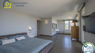 Chalet on Carrer d'Alemania photo 32