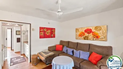 Flat on Carles Fages de Climent Street photo 2