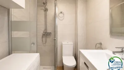 Apartment in Passatge Muga Delta photo 13