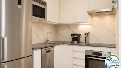 Apartment in Passatge Muga Delta photo 9