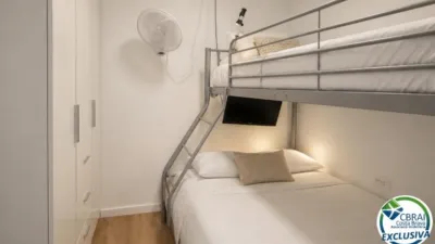 Apartment in Passatge Muga Delta photo 11