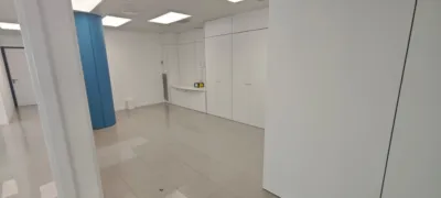 Local comercial en venta en Passatge de la Pau - Więcej