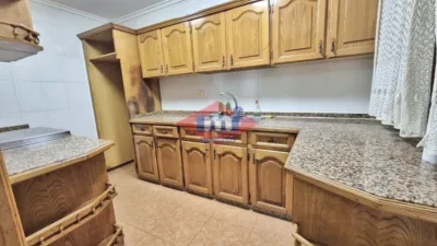Piso en venta en Avenida das Camelias, cerca de Calle de Chile, Camelias-Pi y Margall (Distrito Casco Urbano. Vigo) de 355.000 €