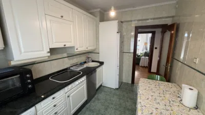 Piso en venta en Calle de Bermúdez de Castro, cerca de Calle del Puerto San Isidro, Pumarín-Teatinos (Oviedo) de 174.900 €