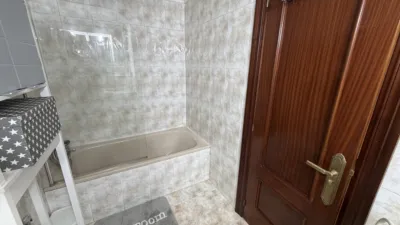 Piso en venta en Calle de Bermúdez de Castro, cerca de Calle del Puerto San Isidro, Pumarín-Teatinos (Oviedo) de 174.900 €