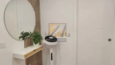 Piso en alquiler en Calle de San Juan, Centro (Oviedo) de 900 €<span>/mes</span>