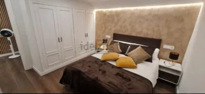 Piso en alquiler en Calle de San Juan, Centro (Oviedo) de 900 €<span>/mes</span>