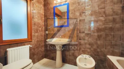 Piso en alquiler en Calle de Félix Aramburu, Centro (Oviedo) de 1.200 €<span>/mes</span>