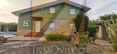 House on Calle Aldea Veneros photo 2