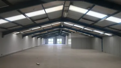 Nave industrial en alquiler en Calle Poligono de Asipo Calleb Parcela, Arroyo (Llanera) de 2.200 €<span>/mes</span>