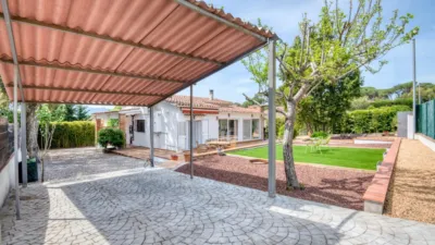 House on Carrer del Pla de la Pinassa photo 6
