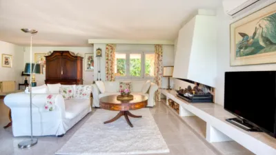 House on Avinguda del Canigó photo 4