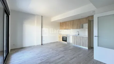 Piso en alquiler en Carrer Antoni María Alcover, La Geltrú-Casernes-Sant Jordi (Vilanova i la Geltrú) de 1.160 €<span>/mes</span>