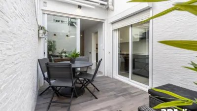 Detached house on Carrer de Viladomat photo 2