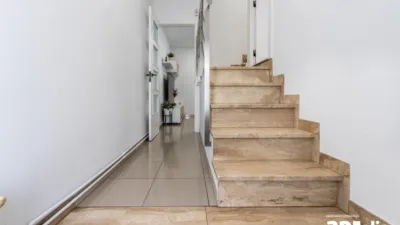 Detached house on Carrer de Viladomat photo 3