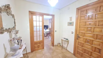 Semi-detached house in Fuentecillas-Yagüe-Villalonquéjar photo 8