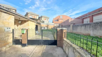 Semi-detached house in Fuentecillas-Yagüe-Villalonquéjar photo 5