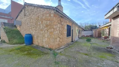 Semi-detached house in Fuentecillas-Yagüe-Villalonquéjar photo 18