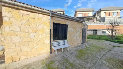 Semi-detached house in Fuentecillas-Yagüe-Villalonquéjar photo 15