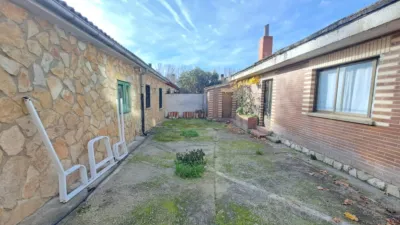 Semi-detached house in Fuentecillas-Yagüe-Villalonquéjar photo 28