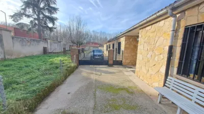 Semi-detached house in Fuentecillas-Yagüe-Villalonquéjar photo 17