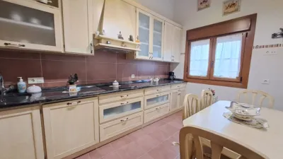 Semi-detached chalet in Villagonzalo Pedernales photo 4