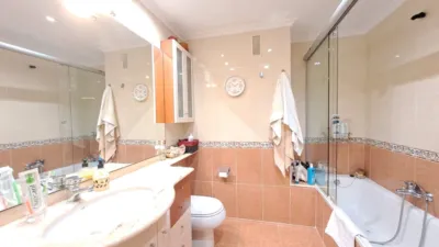 Apartment on Victoria Balfe Street photo 10